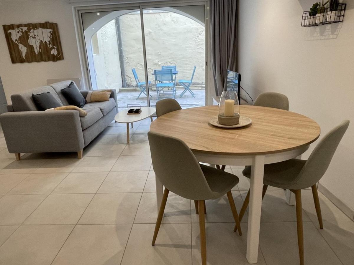 Appartement Climatise Avec Cour En Centre Ville Carpentras Eksteriør billede