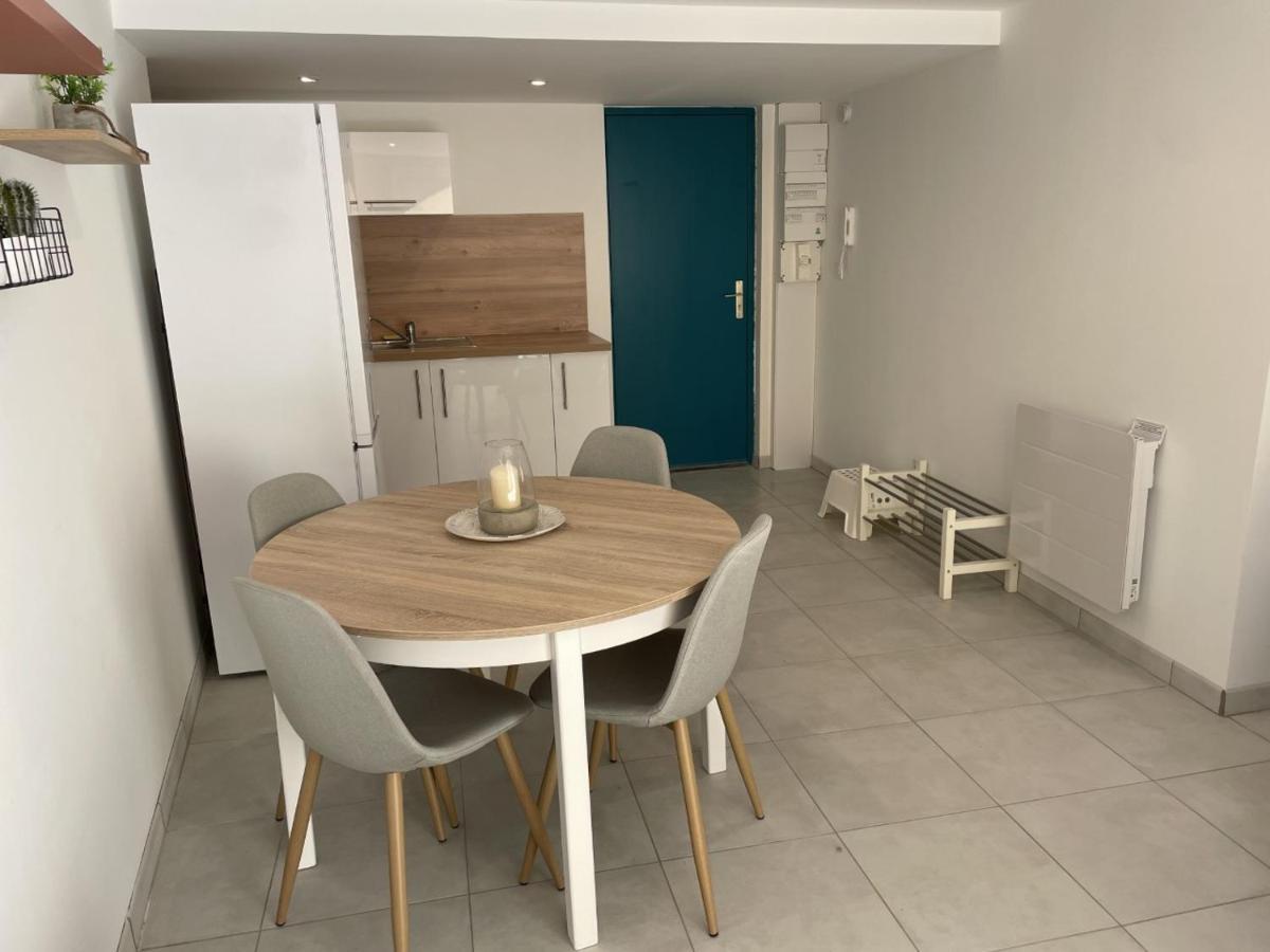 Appartement Climatise Avec Cour En Centre Ville Carpentras Eksteriør billede