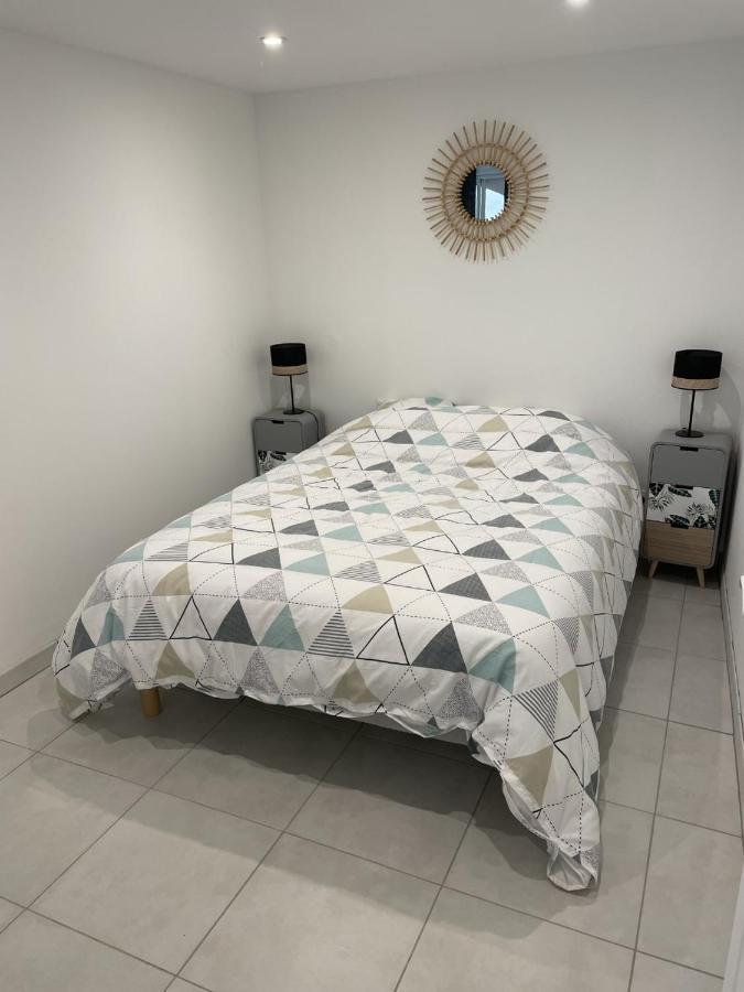 Appartement Climatise Avec Cour En Centre Ville Carpentras Eksteriør billede